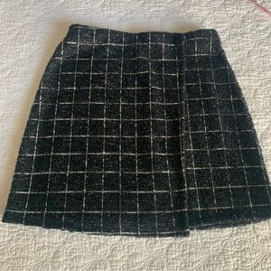 Cato classic skirt mini black and white.
